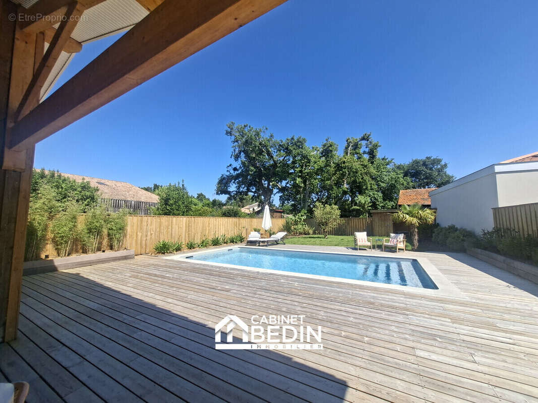 Maison à ARES