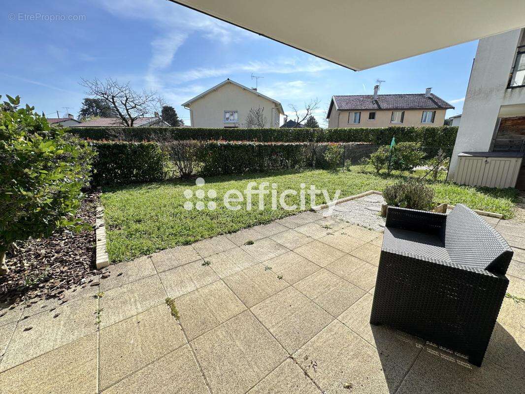 Appartement à MEYZIEU