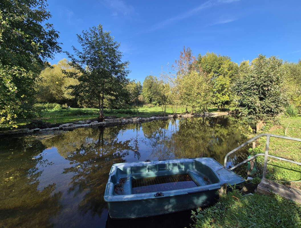 A vendre - maison de campagne en bon etat - secteur de parce sur sarthe - photo 6