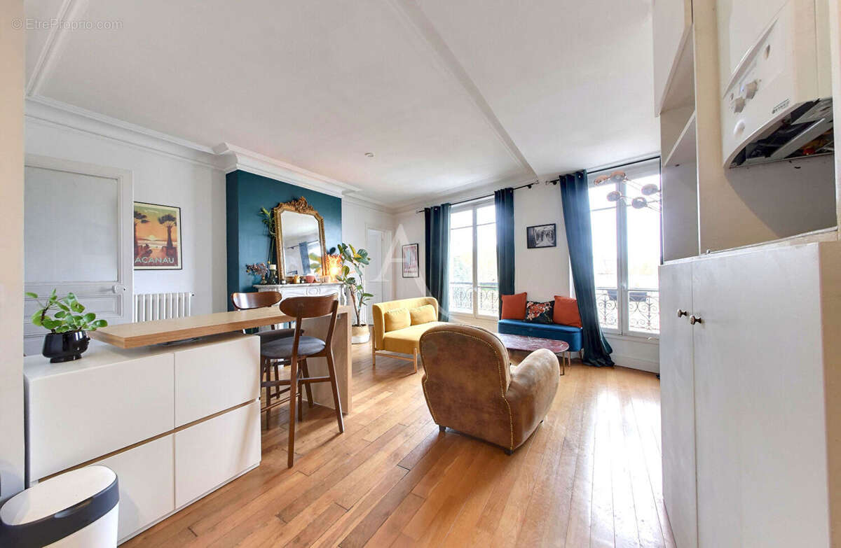 Appartement à PARIS-10E