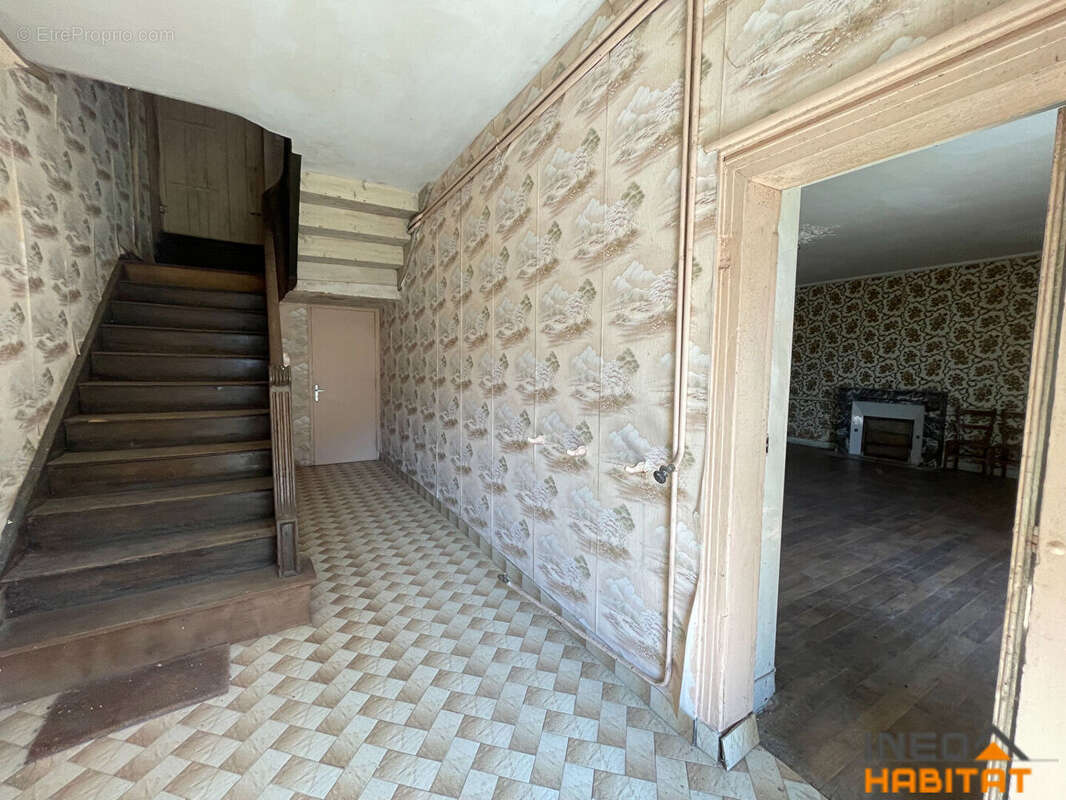 Maison de maître en pierres et dépendances - photo 3