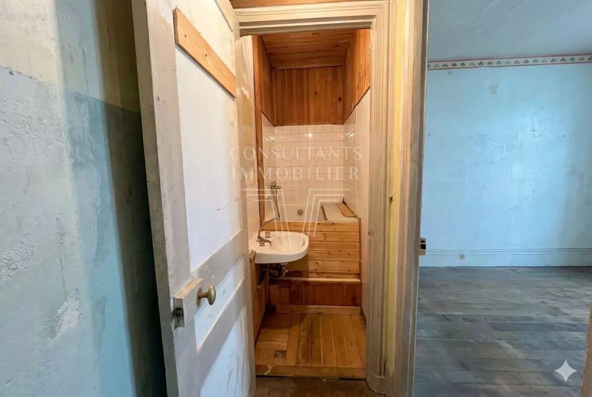 Appartement à LEVALLOIS-PERRET