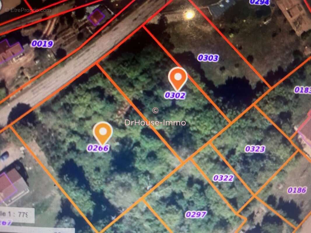 Terrain à MOUX-EN-MORVAN