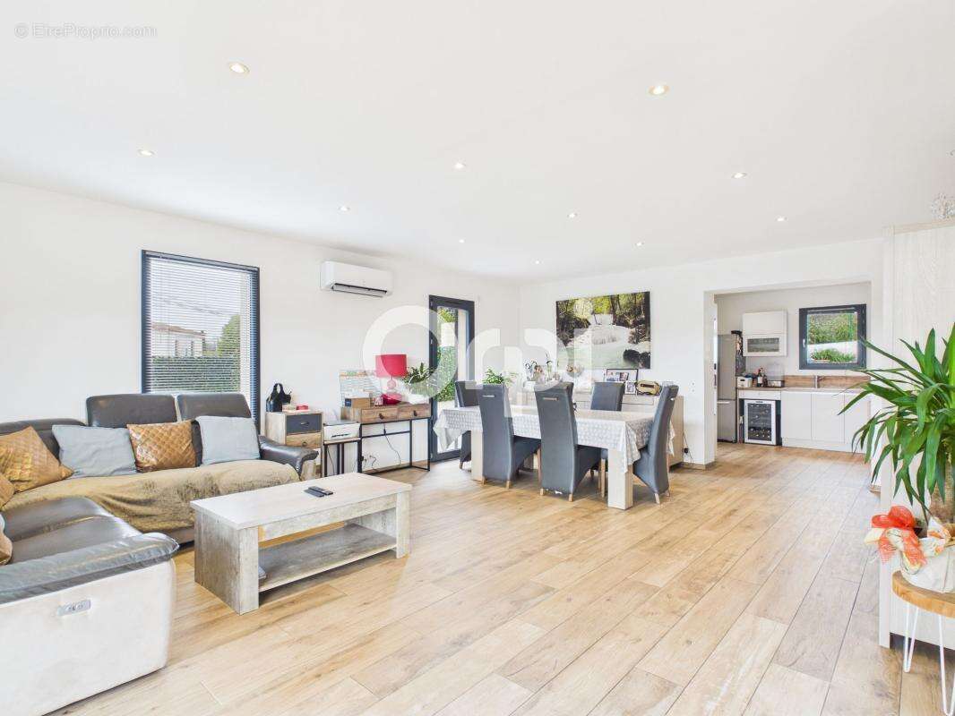 Maison à MONTAUROUX