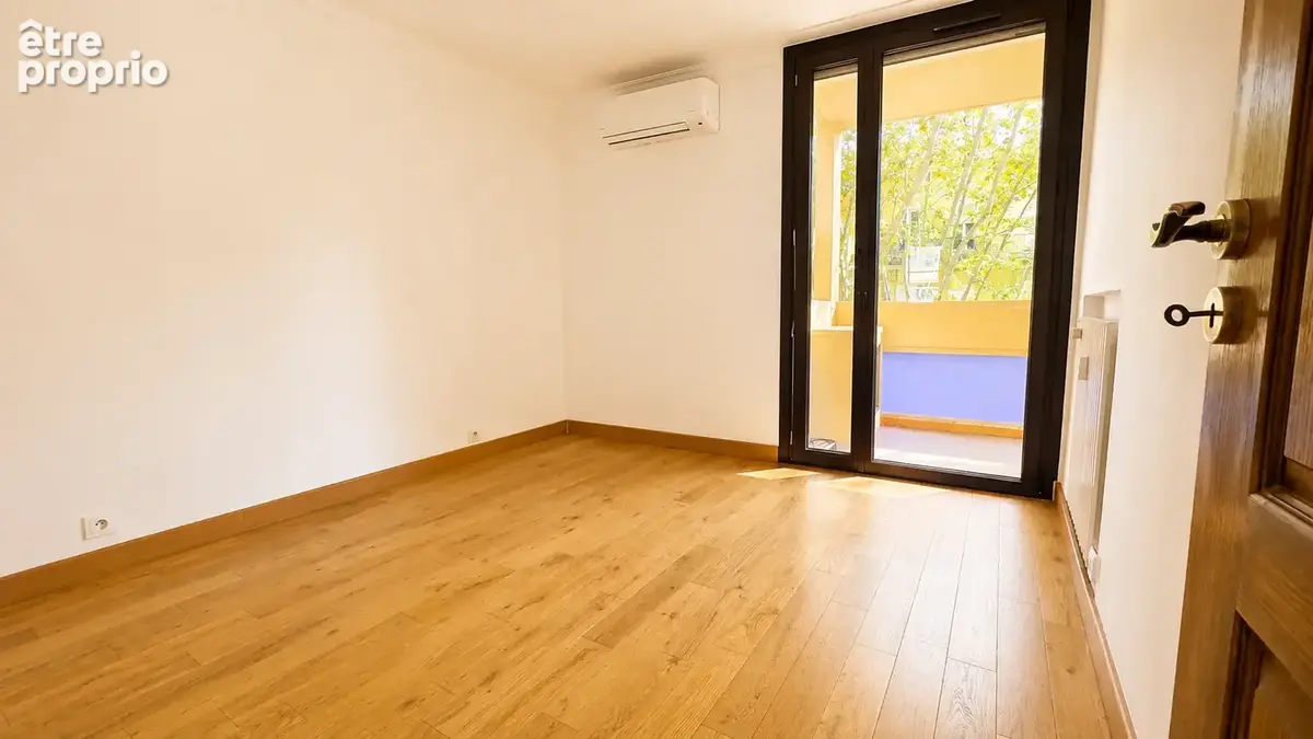 Appartement T4/5 avec terrasse, parking et cave   Boulevard Cunéo - photo 5