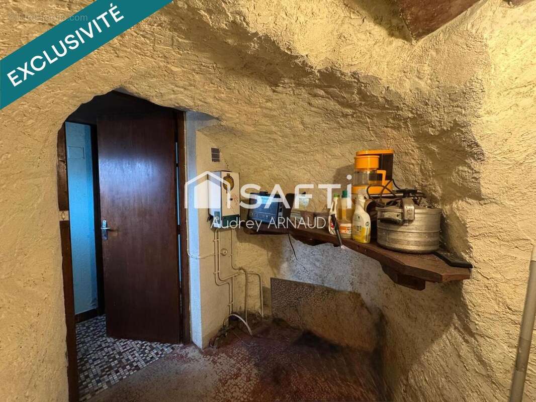 Maison 70 m² à Saint-Merd-La-Breuille  - photo 5