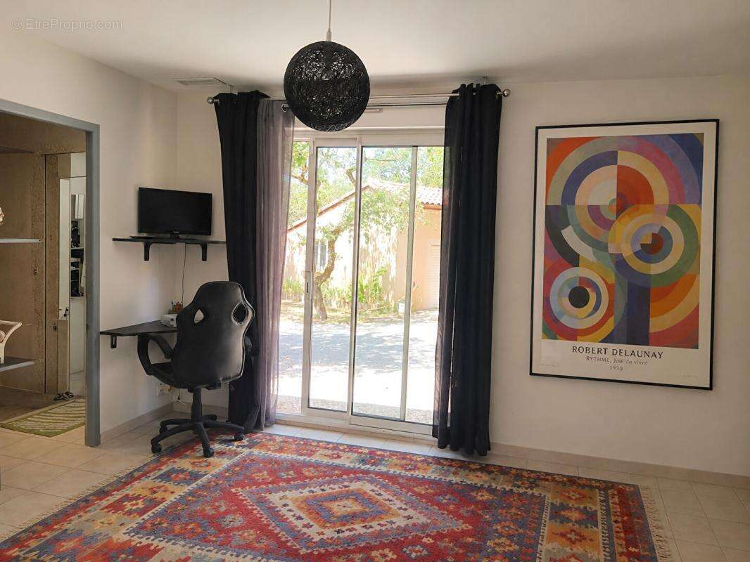 Crayssac 46150 Maison de plain-pied de 215 m², grand terrain et jolie piscine - photo 9