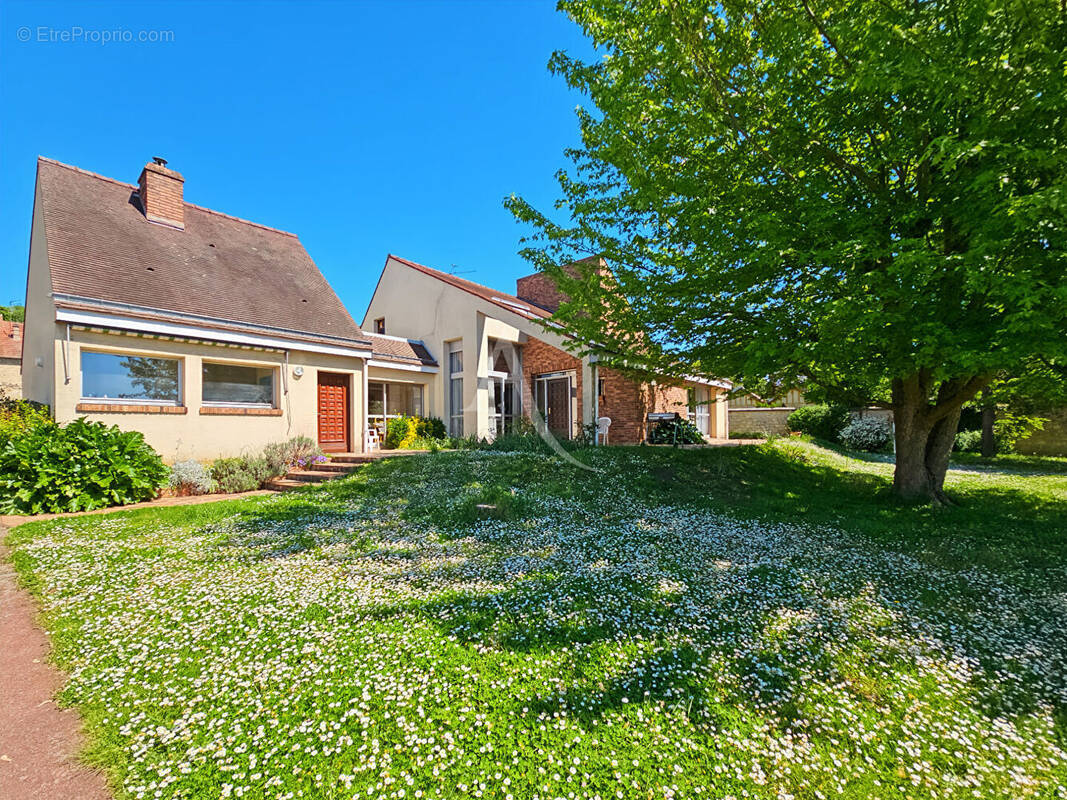 Maison à AUVERS-SUR-OISE