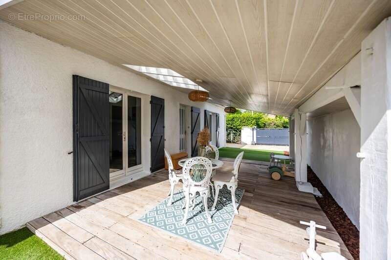 Maison à VILLENAVE-D'ORNON