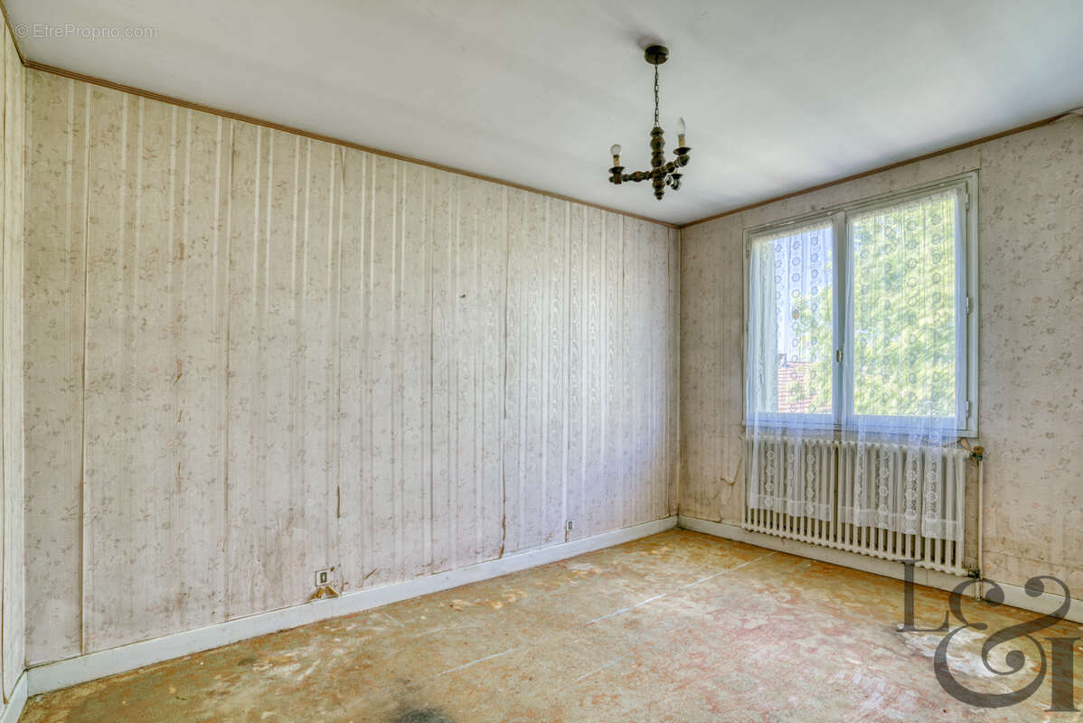 Maison traditionnelle des années 1970 à vendre à Villeneuve-sur-Lot - photo 11