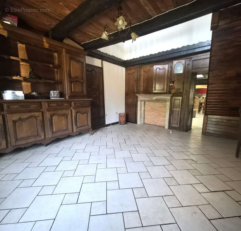 Maison à MOYEN