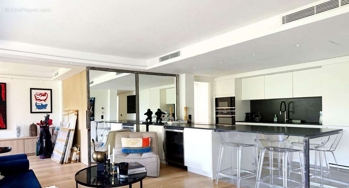  Cannes Croix des Gardes — 5 pièces 82 m² rénové, vue mer - photo 12