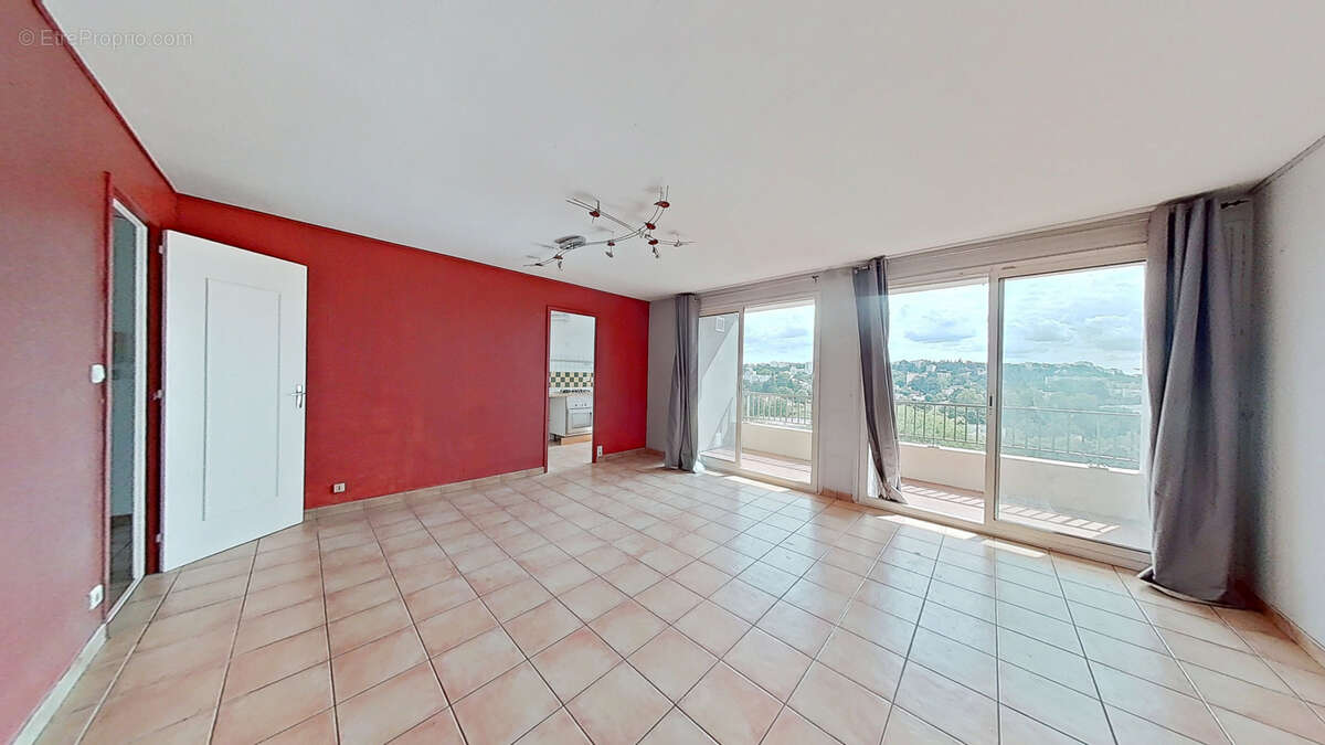 Appartement à TASSIN-LA-DEMI-LUNE