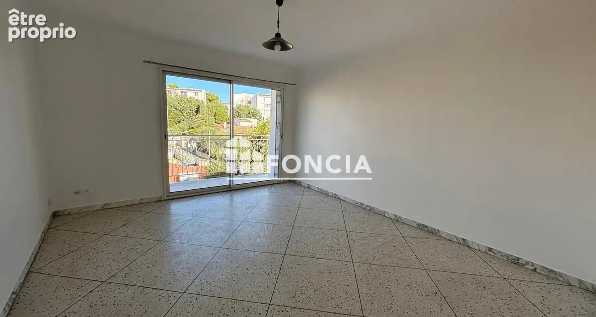 Montpellier Estanove – Charmant studio avec terrasse, cave et parking - photo 2