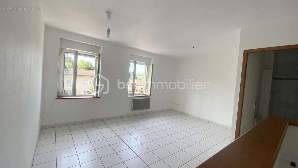 Appartement à LENTILLY