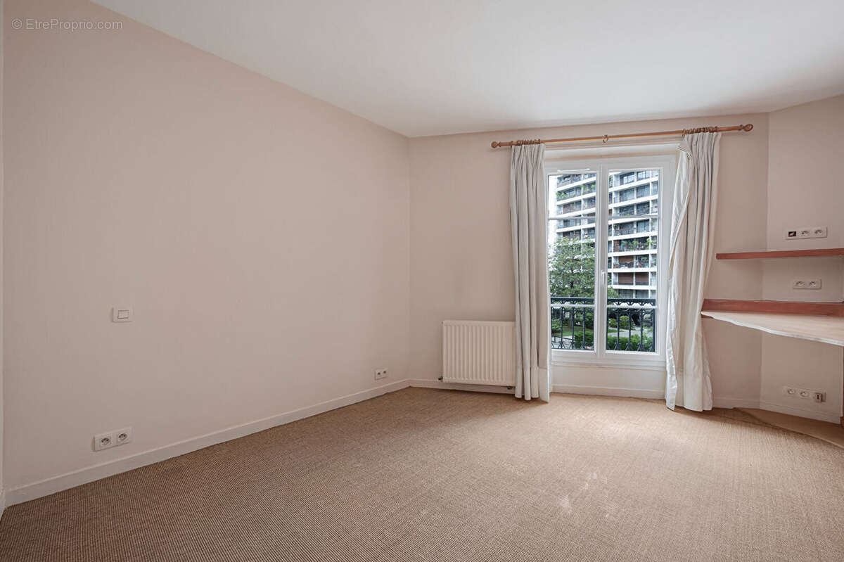 Appartement à PARIS-14E