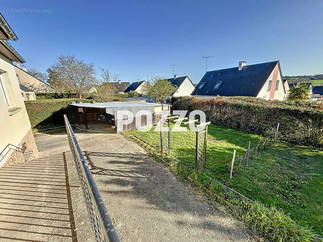 Maison à SAINT-HILAIRE-DU-HARCOUET