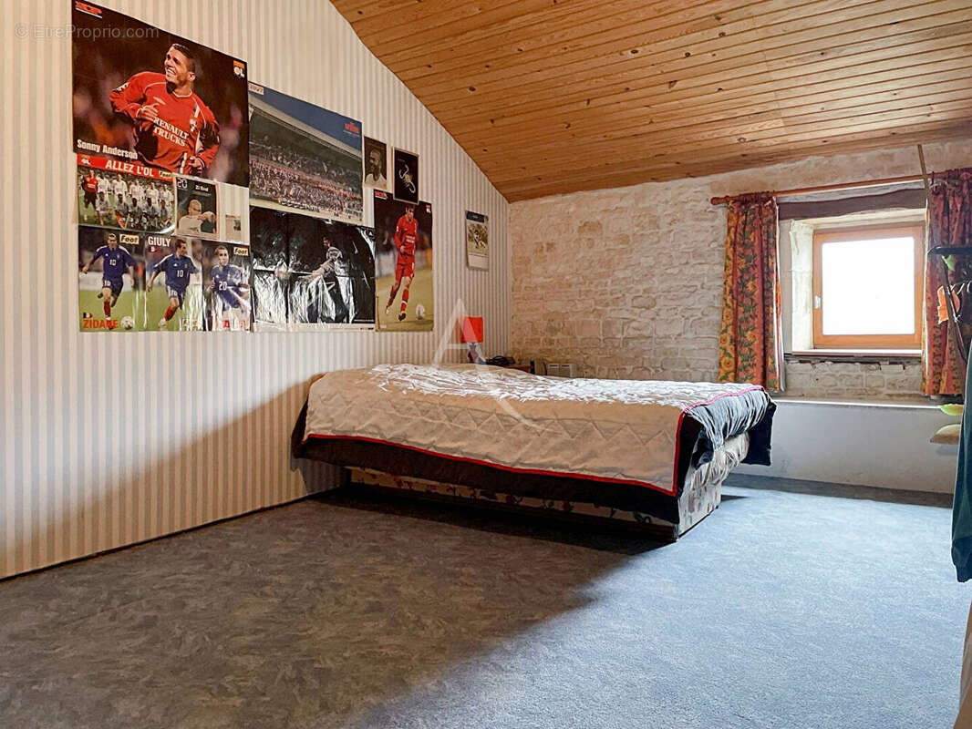 Maison à ROMAZIERES