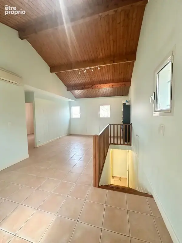 Appartement T2 à Fleury avec murs commerciaux - photo 9