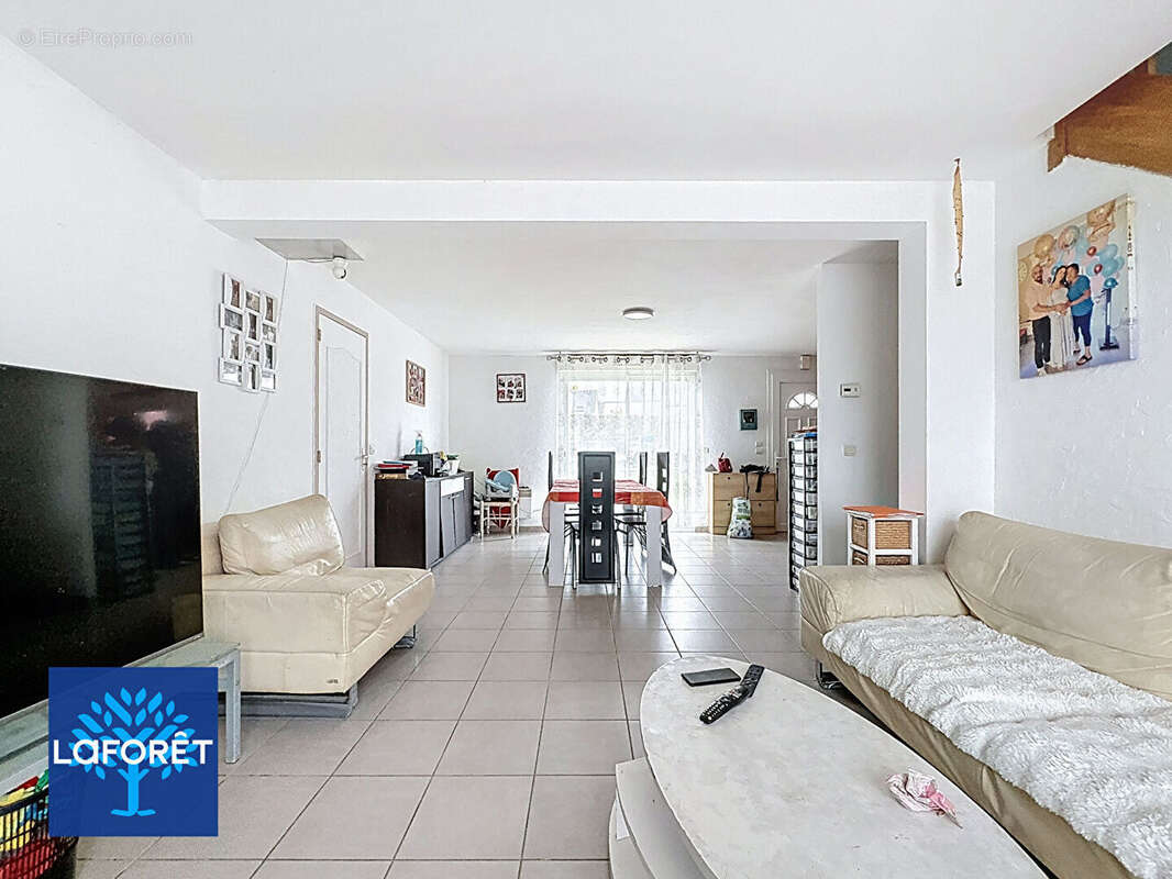 Maison à SAINT-SAUVEUR-DES-LANDES