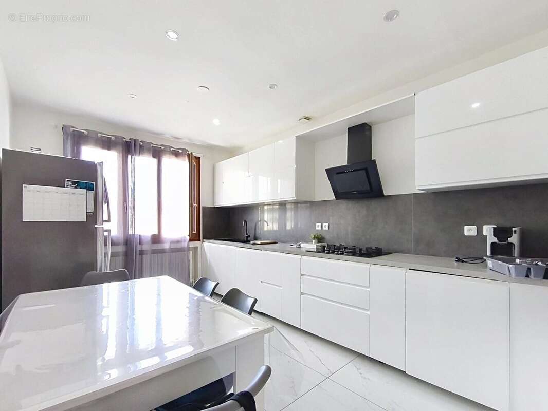 Maison 127 m² à Saint-Chamond  - photo 3