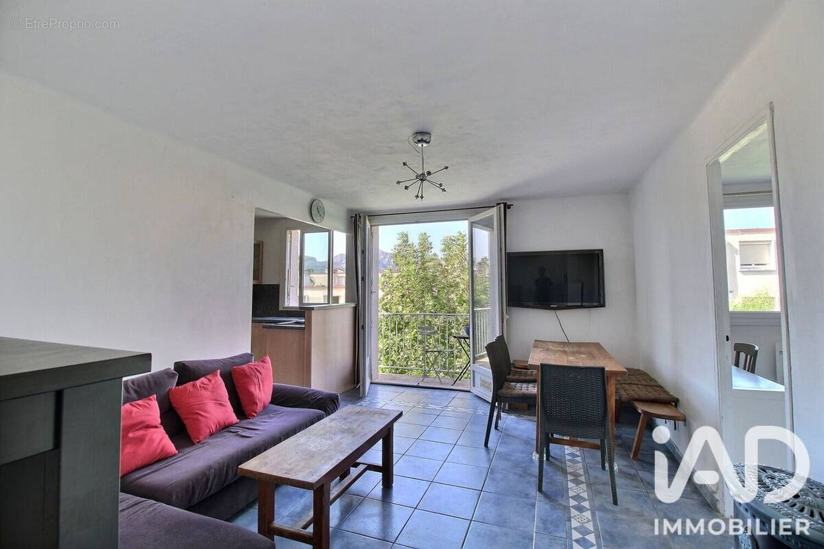 Photo 1 - Appartement à MARSEILLE-8E