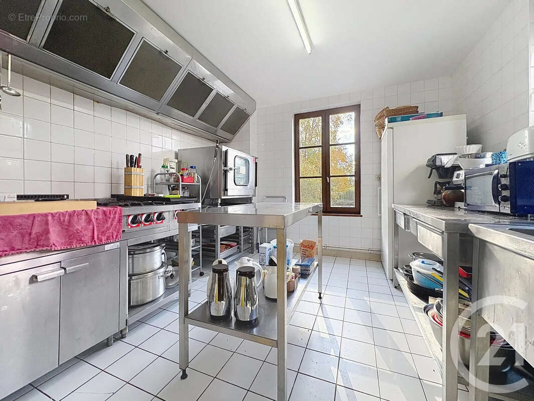 Maison 737 m² à Estissac  - photo 23