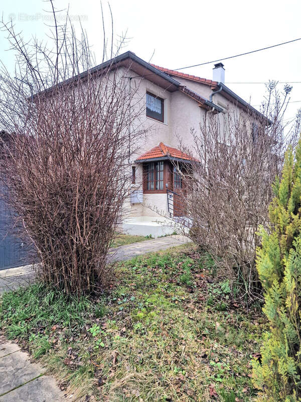 Maison à PAGNY-SUR-MEUSE