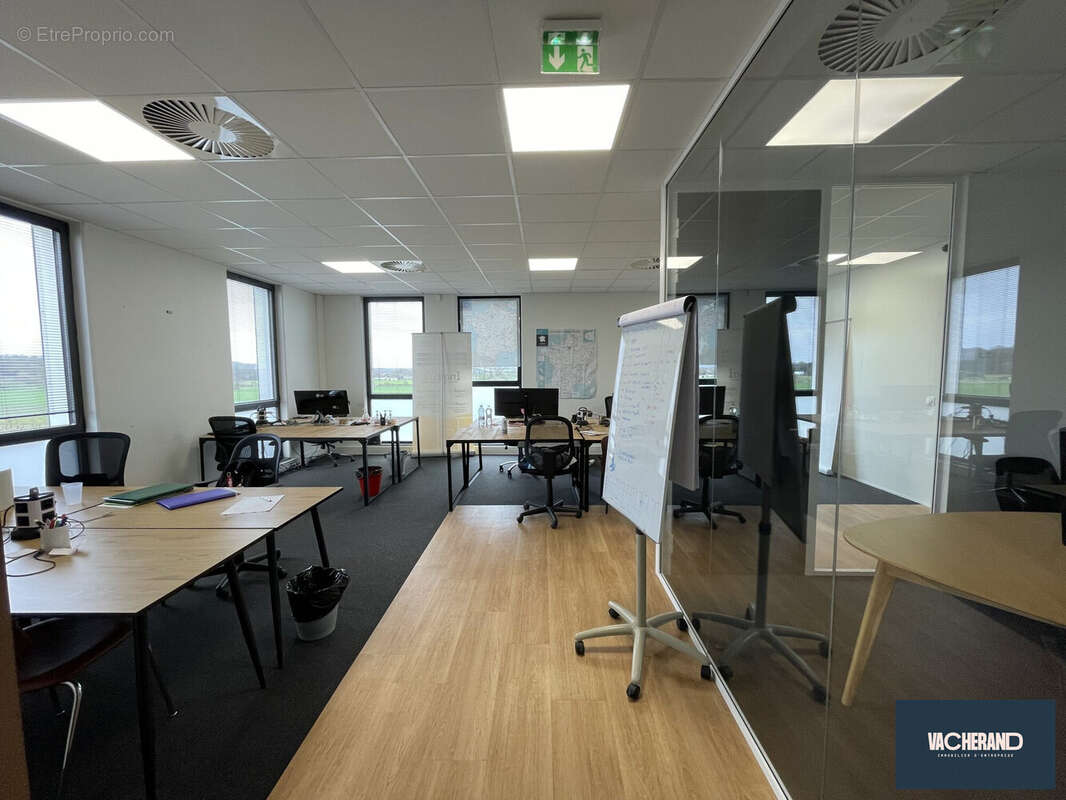 Commerce 327 m² à Lesquin  - photo 5