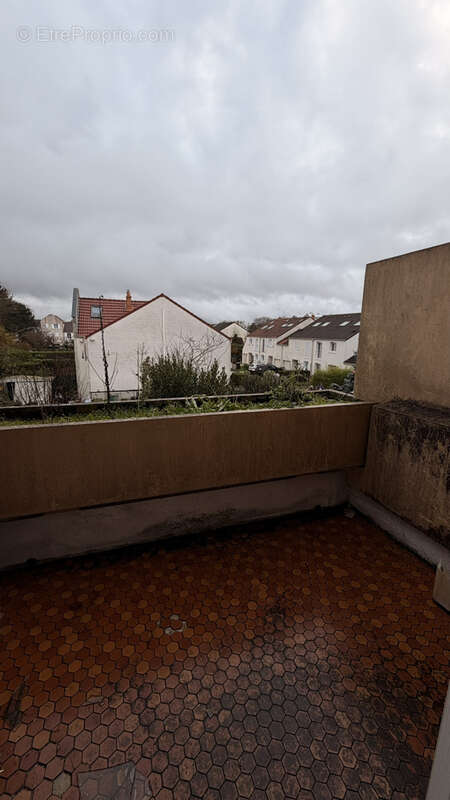 Appartement à MONTIGNY-LE-BRETONNEUX