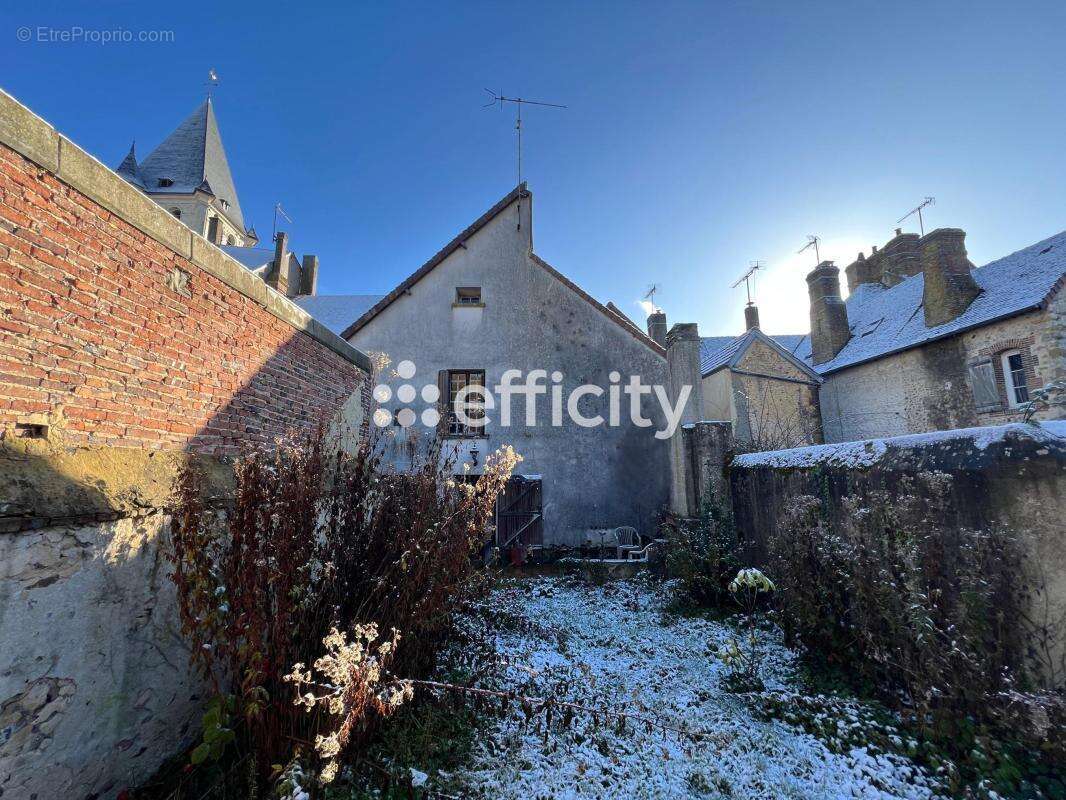 Maison à LONGNY-AU-PERCHE