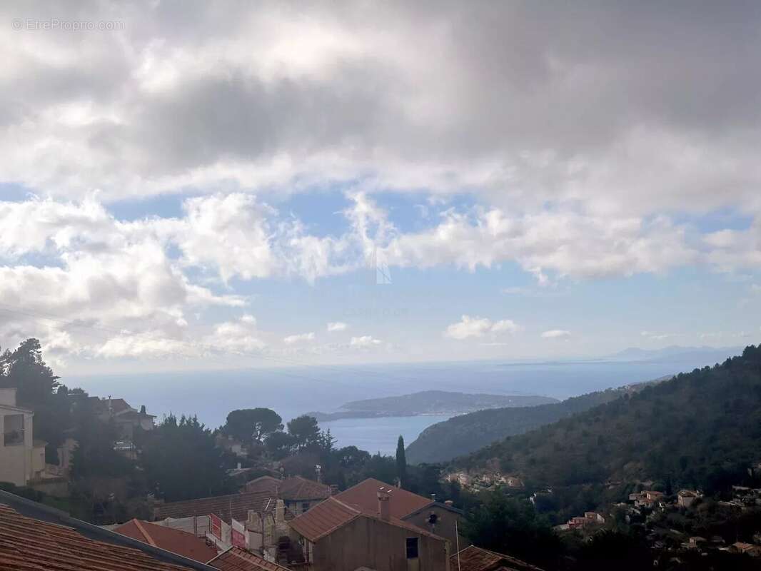 Appartement à LA TURBIE