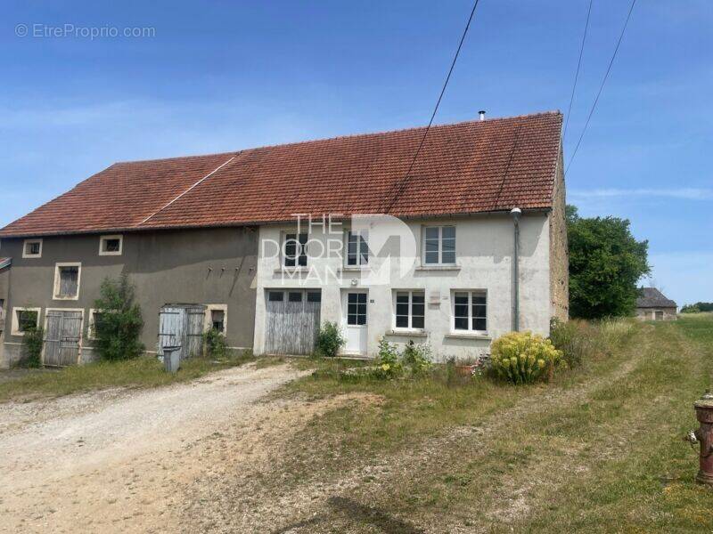 Maison à MILLIERES