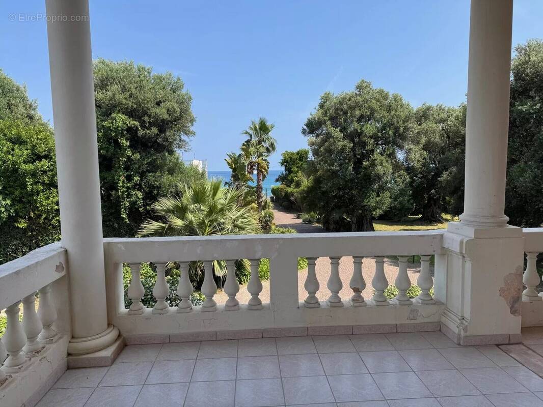 Appartement à ROQUEBRUNE-CAP-MARTIN