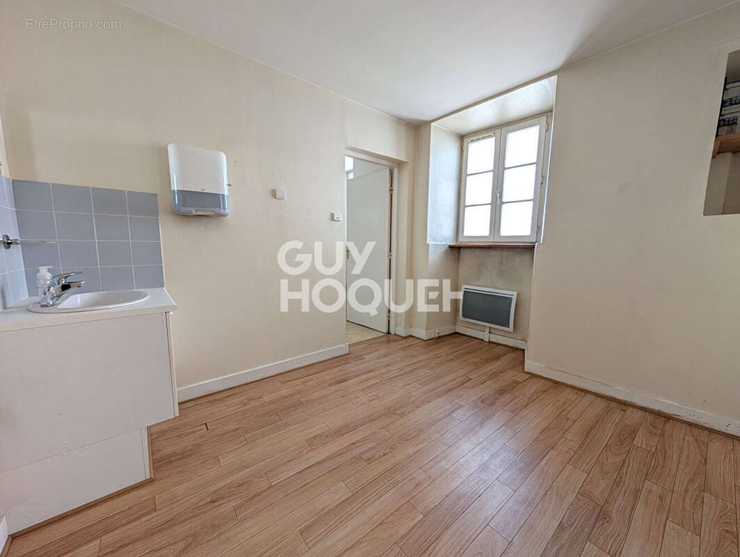 Commerce à LOUVECIENNES