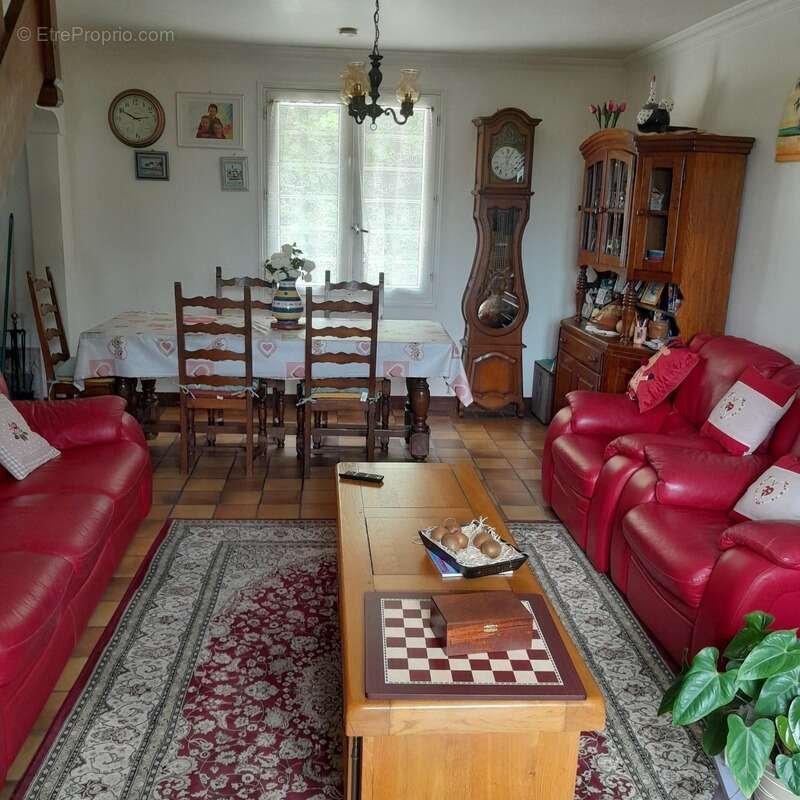 Maison à AIGRE