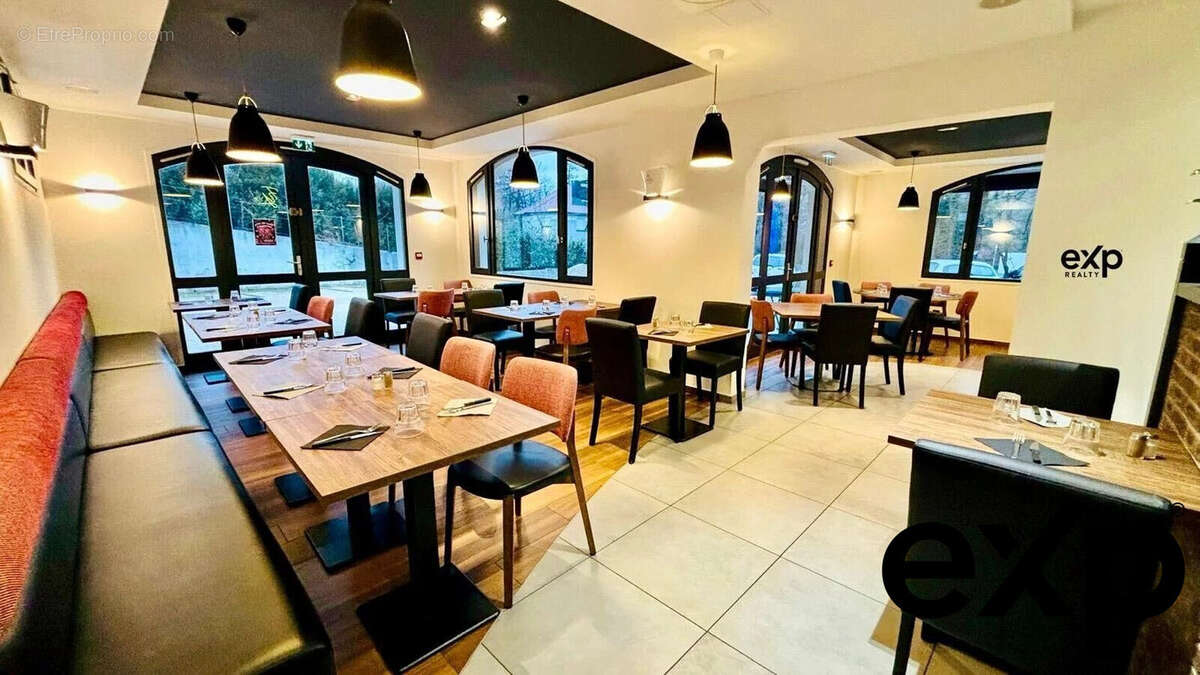 Commerce à CHALLES-LES-EAUX