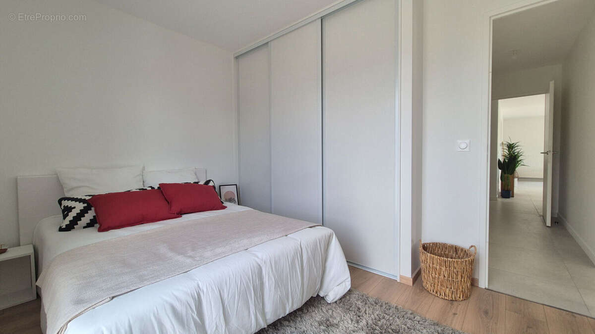 Appartement Saint Martin D Heres 5 pièce(s) 108 m2 - photo 10