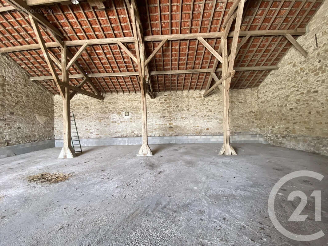Maison 530 m² à Nangis  - photo 6