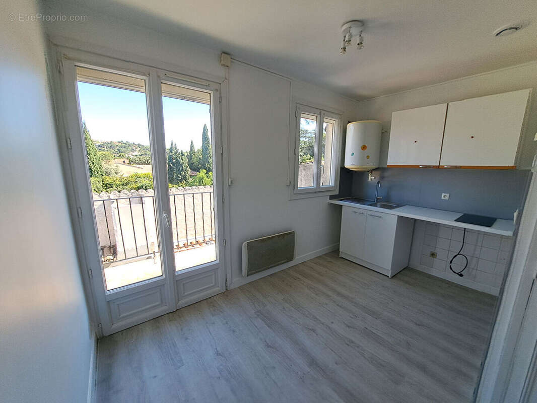 Appartement à VILLENEUVE-LES-AVIGNON