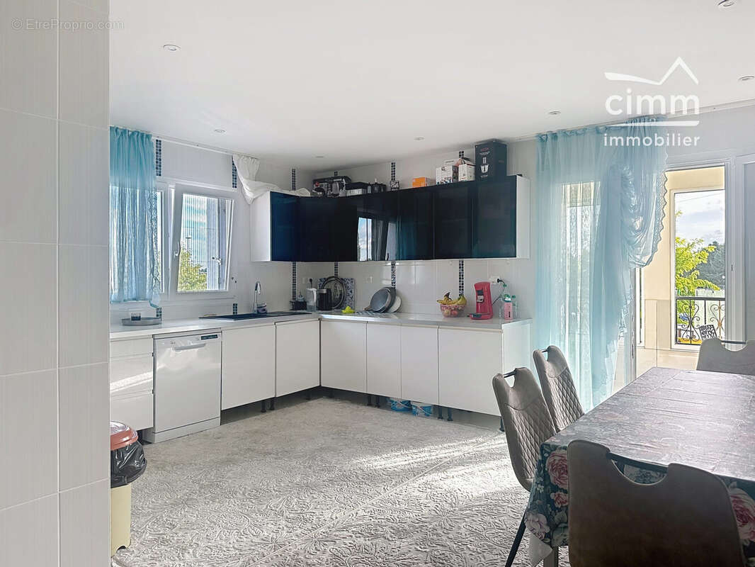 Maison 145 m² à Villemandeur  - photo 2