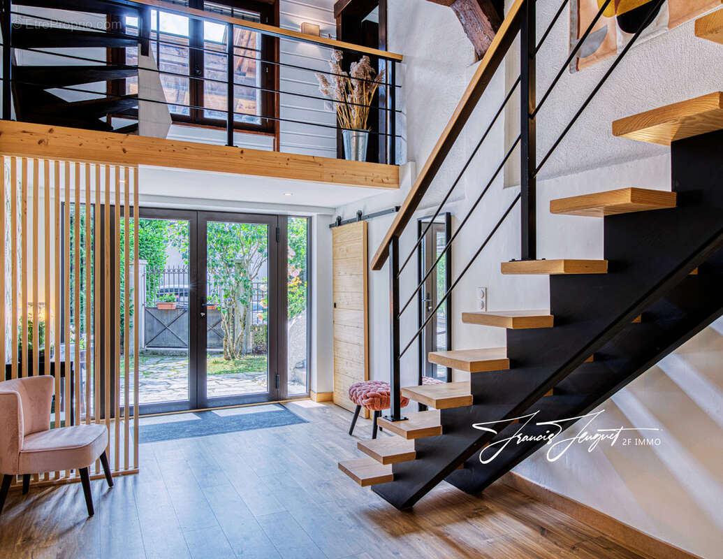 Maison à PERS-JUSSY