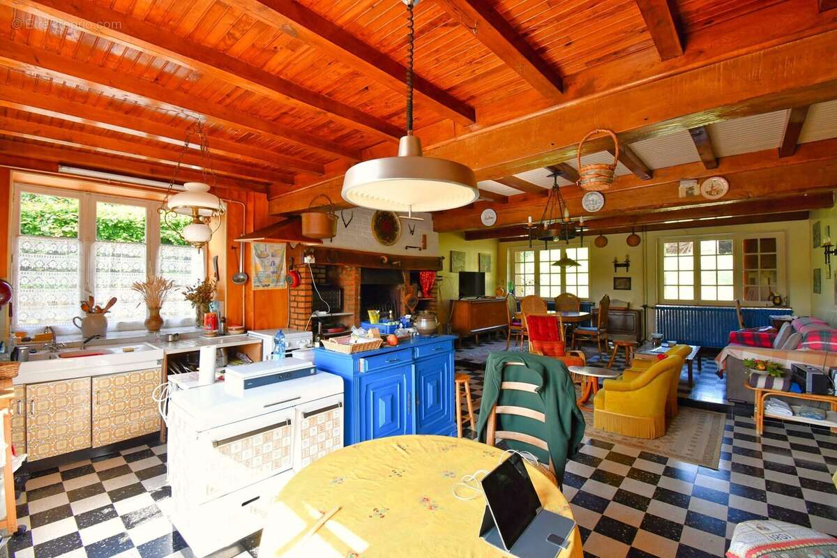 Maison à CUSSY-EN-MORVAN