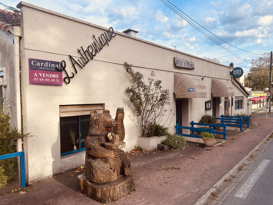 Commerce à RAZAC-SUR-L'ISLE