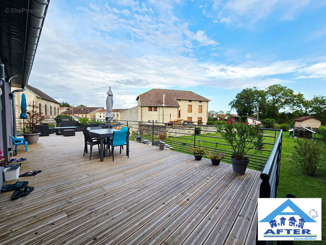 Maison à SAINT-PIERREMONT