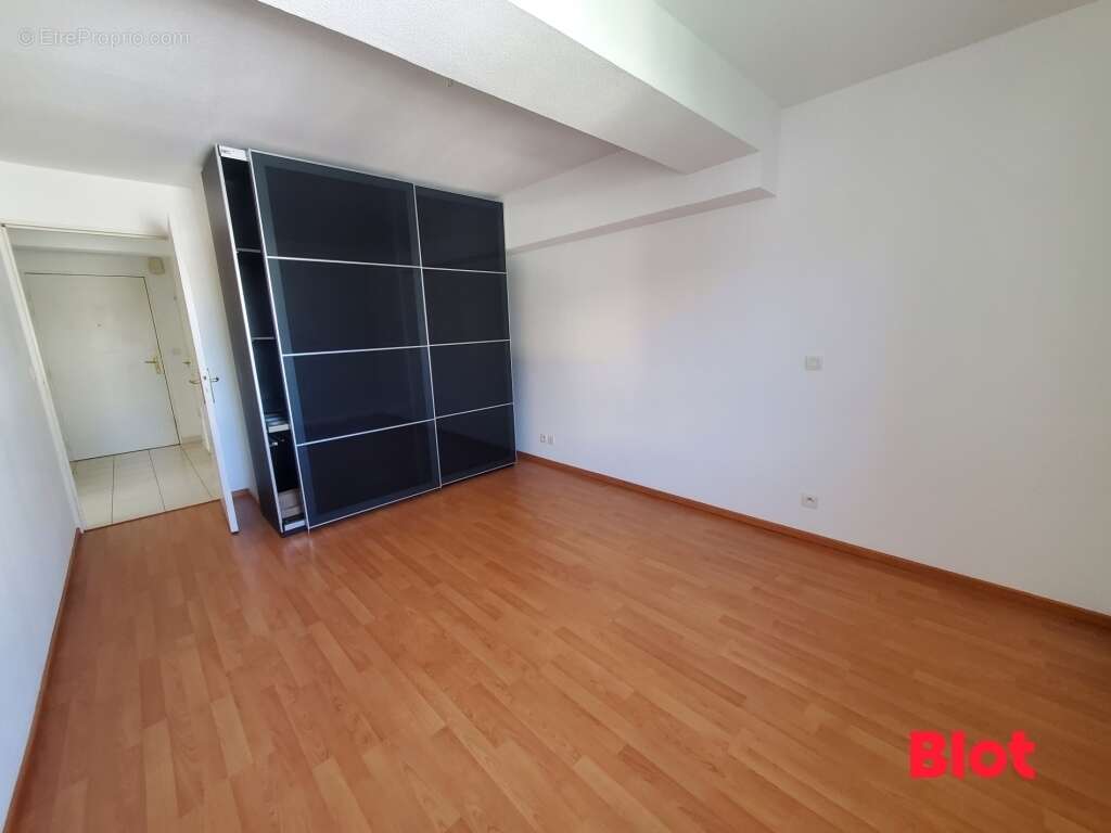 Appartement à SENE