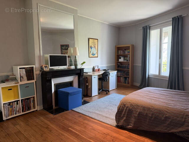 ORLEANS-DUNOIS- Elégante maison bourgeoise de 250m2 avec garage et jardin- - photo 23