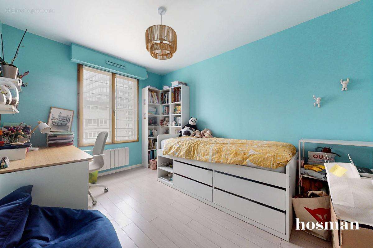 Appartement à COURBEVOIE