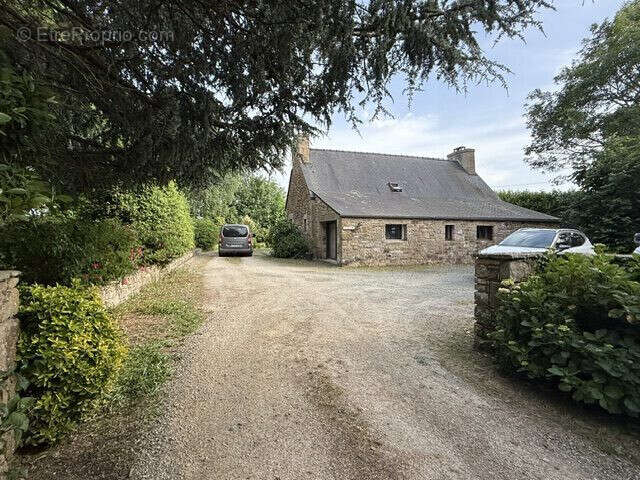 Maison 100 m² à Kermaria-Sulard  - photo 3