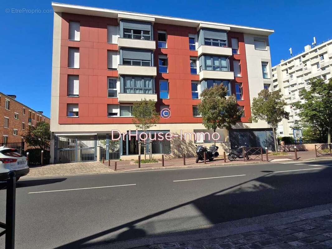 Appartement à GENNEVILLIERS